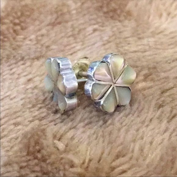 Sterling Silver Stud Bundle - Onyx Cabochon & Mother of Pearl Floral Inlay - Picture 10 of 11